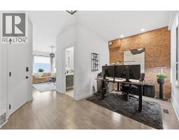 252 KING Street W - 9