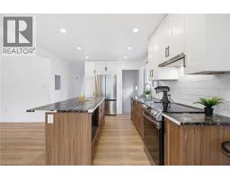 211 BALLANTYNE Avenue - 13