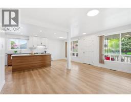 211 BALLANTYNE Avenue - 16