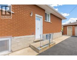 211 BALLANTYNE Avenue - 5