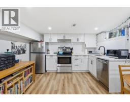 773 LAWRENCE Road - 32
