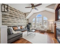 96 HAY Crescent - 13