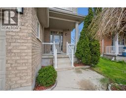 96 HAY Crescent - 3