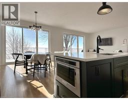 128 BROWN Street - 14