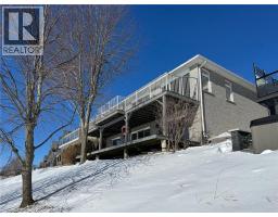 128 BROWN Street - 40