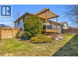5 BRADBURY Crescent - 32
