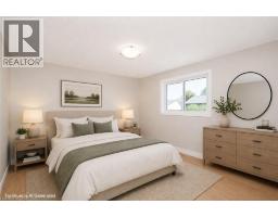 27 SCENIC WOOD Crescent - 21