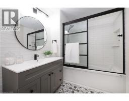 27 SCENIC WOOD Crescent - 35