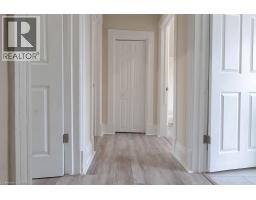 8 DUNDAS Street - 23