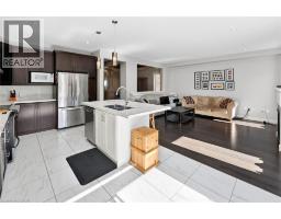 82 CHAUMONT Drive - 11