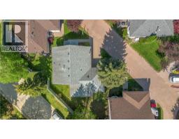 375 SILVERBIRCH Boulevard - 36