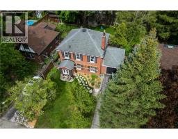13 TWEEDSMUIR Avenue - 50
