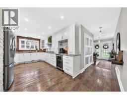 323 QUEEN VICTORIA Drive - 10