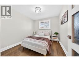 323 QUEEN VICTORIA Drive - 19