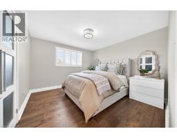 323 QUEEN VICTORIA Drive - 22