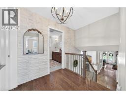 323 QUEEN VICTORIA Drive - 25