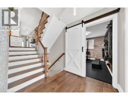 323 QUEEN VICTORIA Drive - 27