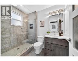 323 QUEEN VICTORIA Drive - 29