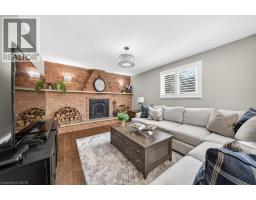 323 QUEEN VICTORIA Drive - 32