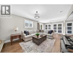 323 QUEEN VICTORIA Drive - 33