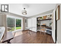 323 QUEEN VICTORIA Drive - 35