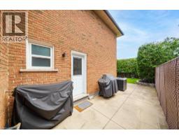 323 QUEEN VICTORIA Drive - 41