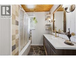 20 PEEL Street S - 28