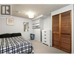 385 MOUNTAIN CREST Avenue - 23