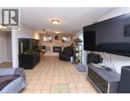 64 WINNETT Street N - 15