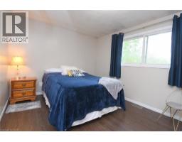 64 WINNETT Street N - 18