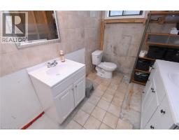64 WINNETT Street N - 23