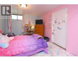 64 WINNETT Street N - 25