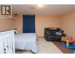 64 WINNETT Street N - 27