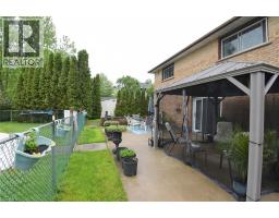 64 WINNETT Street N - 32