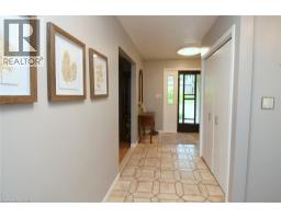 64 WINNETT Street N - 6