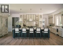 147 BEVERLY Court - 12