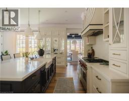 147 BEVERLY Court - 15