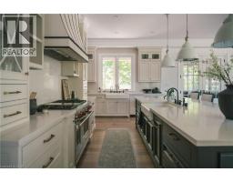 147 BEVERLY Court - 16