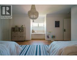 147 BEVERLY Court - 32