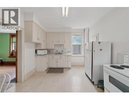 11 BYRON Street - 10