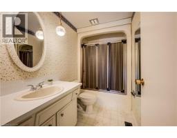 51 UNDERHILL Crescent - 19