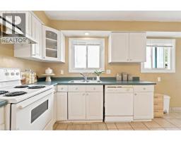 6 TAMARACK Court - 7