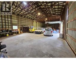 17 CEMETERY Road - 42