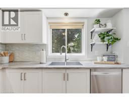 2418 BUTTERNUT Crescent - 11