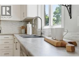 2418 BUTTERNUT Crescent - 12