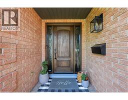 2418 BUTTERNUT Crescent - 3