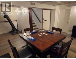 279 SANDOWNE Drive UnitNo. 32 - 31