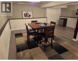 279 SANDOWNE Drive UnitNo. 32 - 32