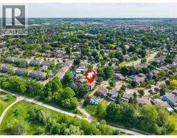 24 ROSENEATH Crescent - 39