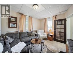 31 TALBOT Street W - 15
